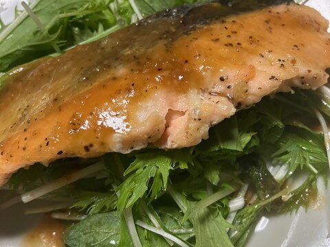 北海道産鮭のムニエル甘味噌ソースがけすだち添え！